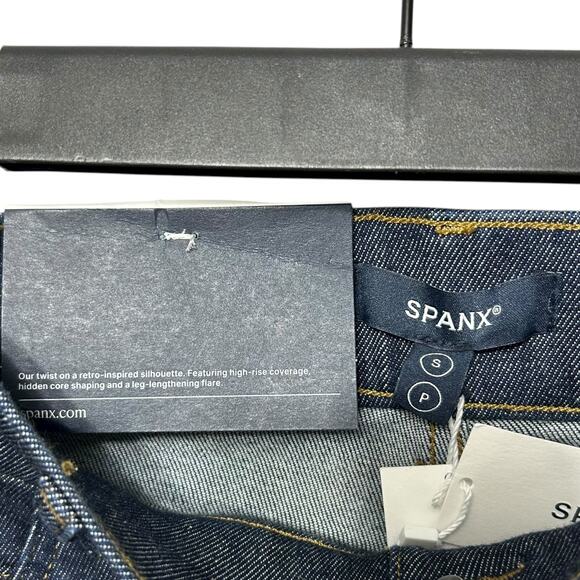 SPANX Original EveryWear Flare Jeans NWT Women's Sz SP Raw Indigo Skinny Shaping - Picture 7 of 9
